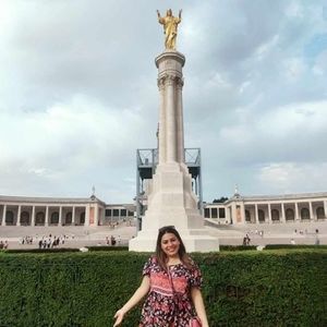 Meet your Posher, Nermine